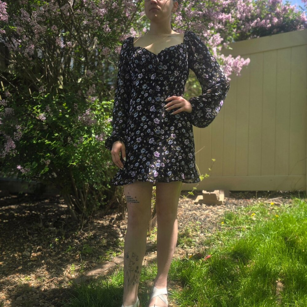Floral mini dress with sheer puffed long sleeves